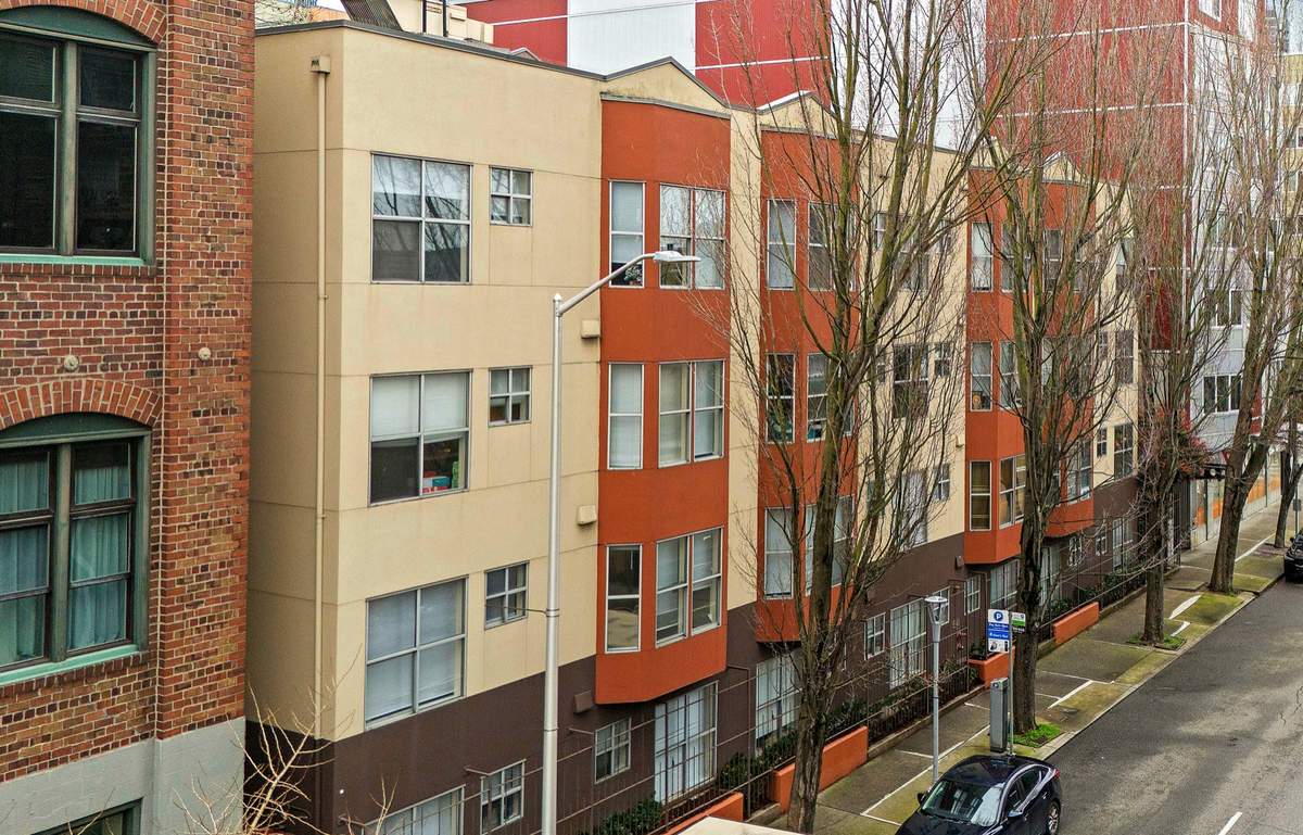 58 residences over one commercial space